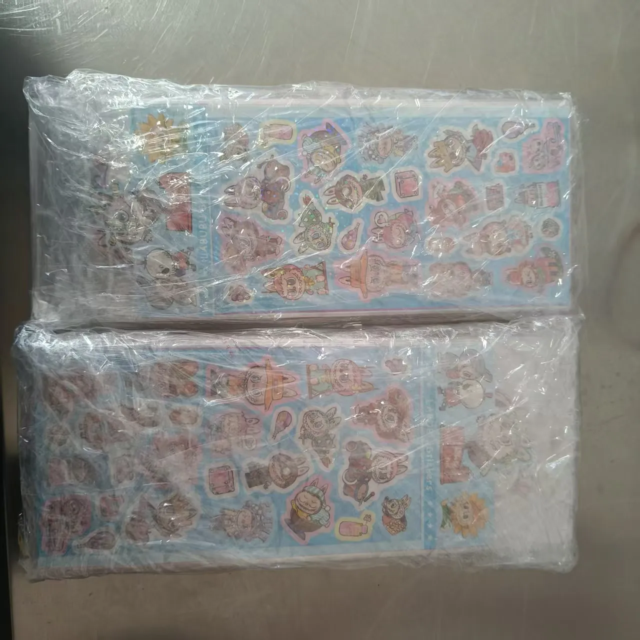 Selskapet sendte nye utstansede klistremerker for barn forrige uke