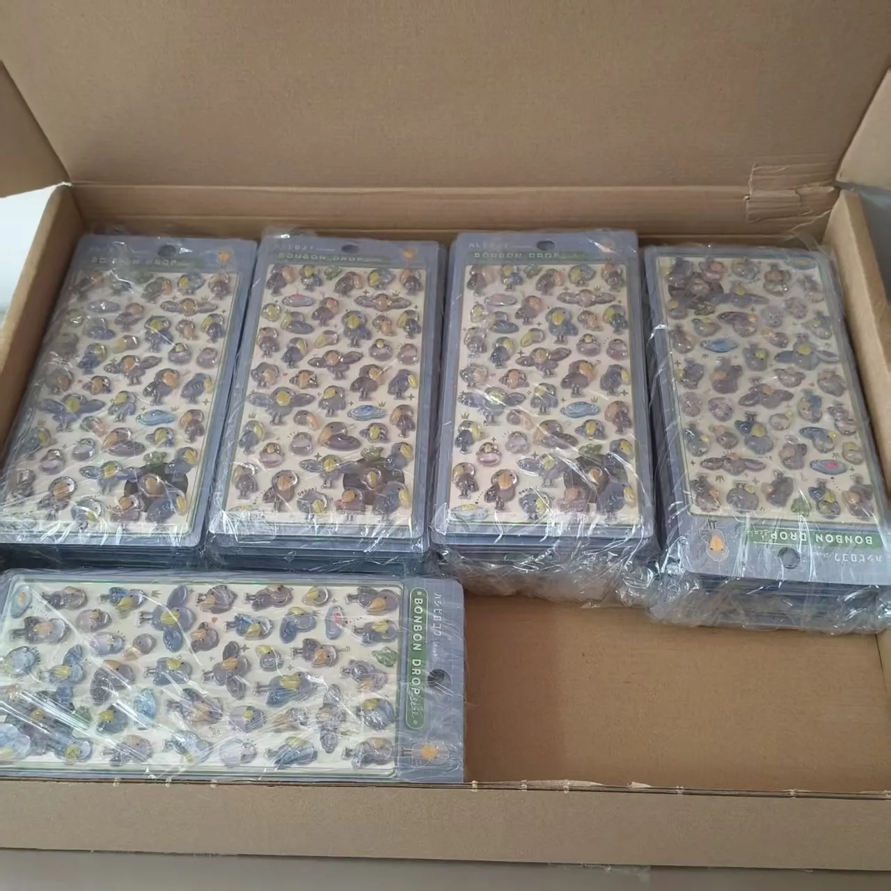 Barnepregede klistremerker er i ferd med å bli sendt!