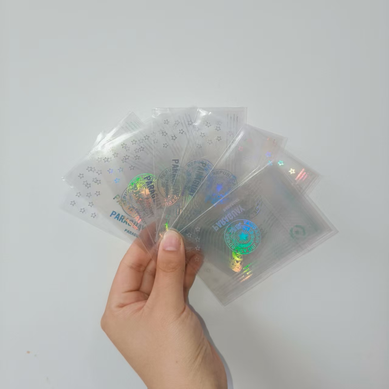 Gjennomsiktige hologramkortklistremerker